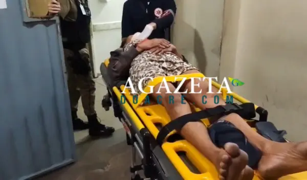 Mulher se joga no meio da rua e é atropelada por moto em Rio Branco