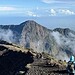 Registro de Juliana Marins na trilha no vulcão Rinjani, na Indonésia, foi publicado pela família neste domingo (22/6) - (crédito: Reprodução Instagram @resgatejulianamarins)