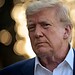 O presidente dos EUA, Donald Trump, fala com repórteres antes de embarcar no helicóptero presidencial Marine One e deixar a Casa Branca em 24 de junho de 2025 - (crédito: CHIP SOMODEVILLA/GETTY IMAGES NORTH AMERICA/Getty Images via AFP)