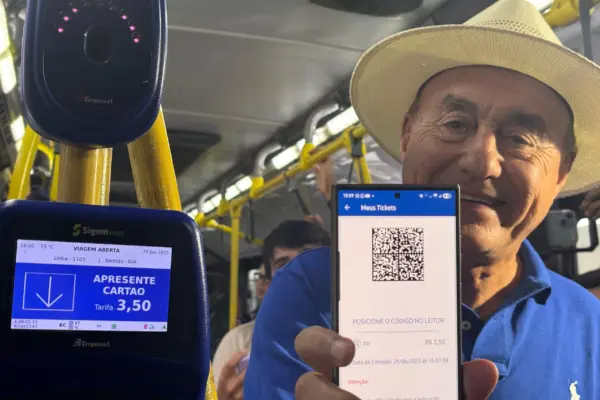 Rio Branco sanciona lei que permite pagamento de passagem de ônibus por Pix