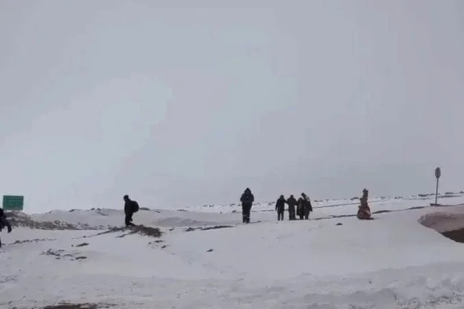 San Pedro de Atacama pediu que turistas não viajem para áreas montanhosas enquanto as condições climáticas instáveis persistirem - (crédito: Divulgação/Municipalidad de San Pedro)