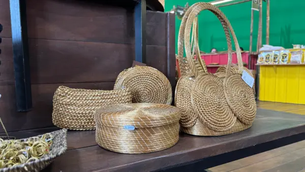 Artesanato Shanenawa chama a atenção no Txai Amazônia e leva mensagem de preservação da Floresta 4 Artesanato Shanenawa chama a atenção no Txai Amazônia e leva mensagem de preservação da Floresta