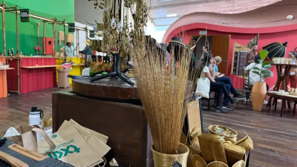 Artesanato Shanenawa chama a atenção no Txai Amazônia e leva mensagem de preservação da Floresta 3 Artesanato Shanenawa chama a atenção no Txai Amazônia e leva mensagem de preservação da Floresta