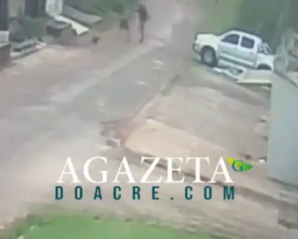 Câmeras de segurança flagram ação de criminosos que roubaram caminhonete em Rio Branco; Assista