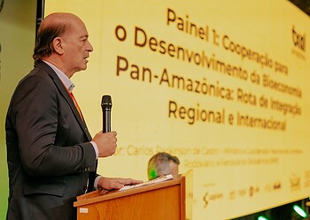 Ministro Carlos Parkinson - Foto: Divulgação