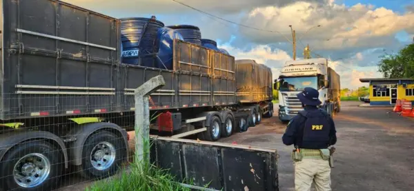 Motorista é flagrado com CNH falsa durante fiscalização da PRF na BR-364, em Rio Branco