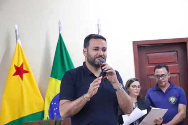 URGENTE: TCE determina o afastamento de Aberson da Secretaria de Educação por 30 dias após denúncia de escola em curral