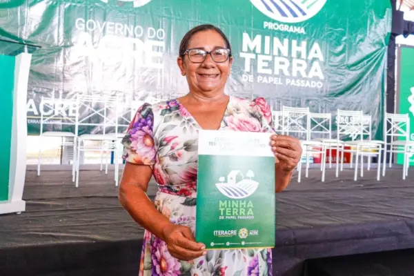 Governo do Estado entrega 656 títulos definitivos de terra em Cruzeiro do Sul