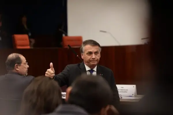 Bolsonaro chega ao STF para interrogatório: “Tranquilo”