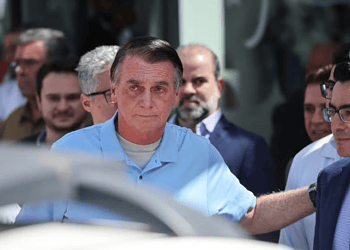 Ex-presidente Jair Bolsonaro tem alta após passar por nova cirurgia abdominal. — Foto: REUTERS/Adriano Machado