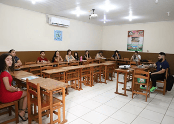 Alunos do Centro de Estudo de Línguas devem ficar atentos ao calendário de rematrículas para o 2º semestre de 2025. Foto: Mardilson Gomes/SEE