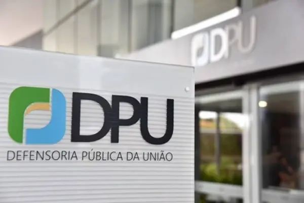 DPU assume defesa de Zambelli no STF, mas não consegue localizá-la
