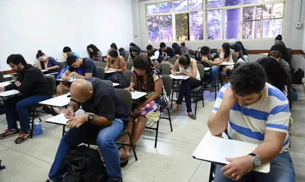 Inscrição para Encceja Exterior e Exterior PPL começa dia 16 de junho