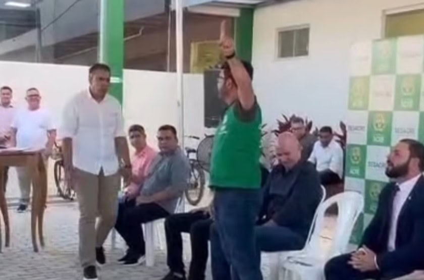 Clima esquenta entre Gladson Cameli e assessor de Alan Rick durante entrega de hospital: 'quem está antecipando eleição não sou eu'