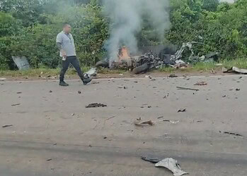 Colisão entre carro e carreta deixa dois mortos na BR-364, em Acrelândia