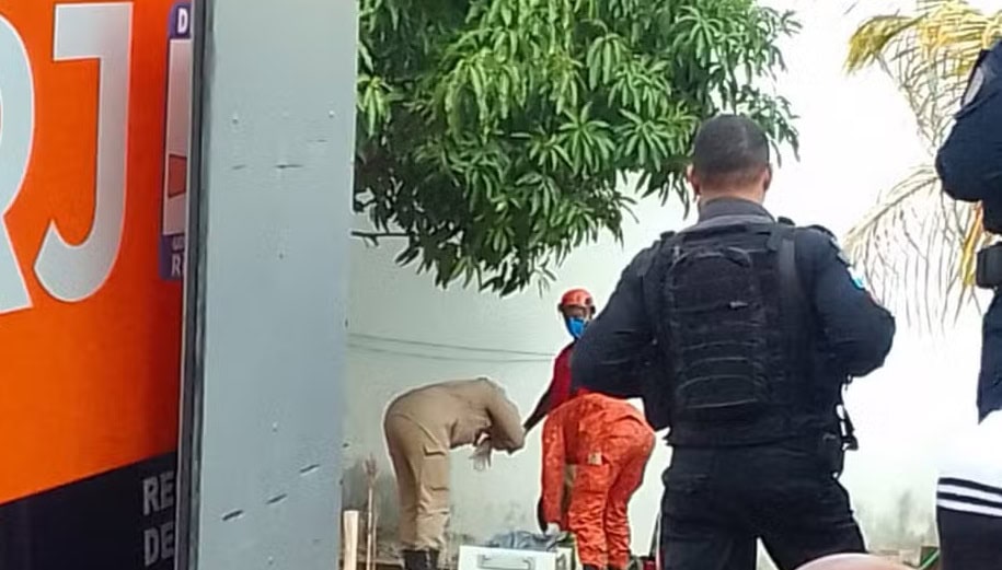 A Polícia Militar e o Corpo de Bombeiros resgataram os corpos nesta quarta-feira (25). — Foto: Polícia Civil — Foto: Polícia Civil