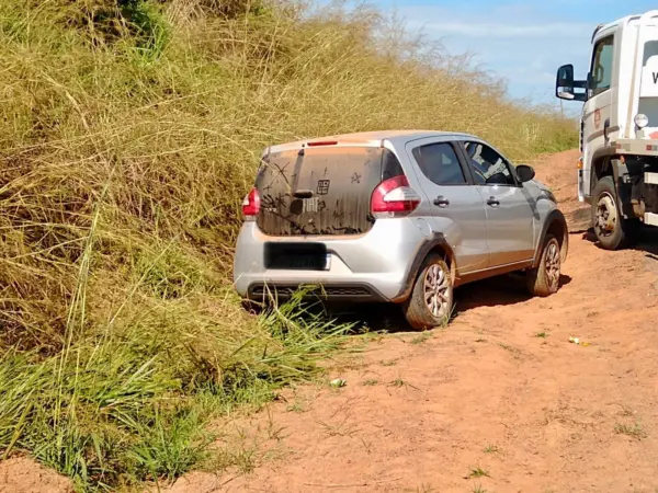 Veículo roubado é recuperado pela Polícia Militar na zona rural da Transacreana