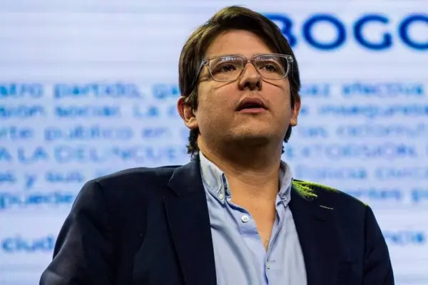 Após tiros, pré-candidato na Colômbia é operado. Estado é grave