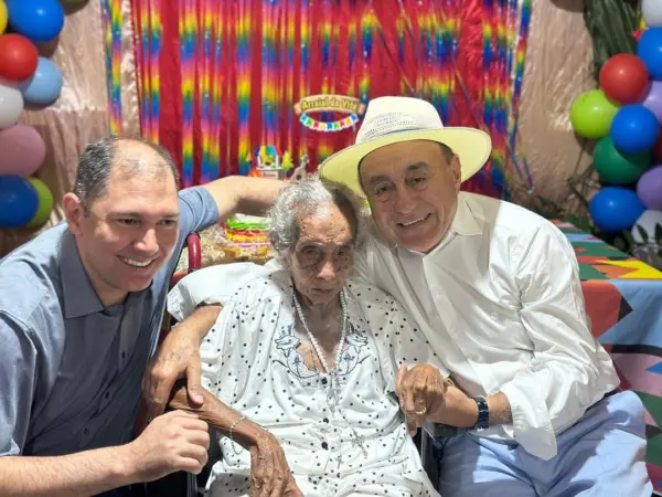 Prefeito Tião Bocalom celebra 102 anos de moradora do bairro Taquari: 'Símbolo de fé e longevidade'