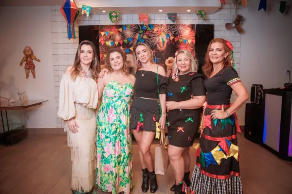 Arraiá surpresa nos domínios de Mercedes Lavocat agita o niver de Joisse Andrade