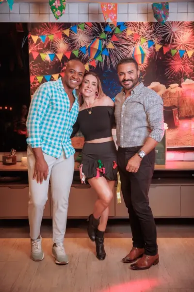 Arraiá surpresa nos domínios de Mercedes Lavocat agita o niver de Joisse Andrade