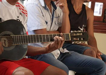 Música, acolhimento e recomeço: conheça as vidas transformadas pelo Centro Pop em Rio Branco