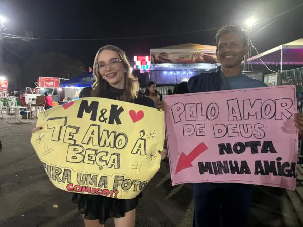 Fã chega mais de 5 horas antes de show de Matheus e Kauan no Acre para tentar autógrafo: “Vou tatuar”