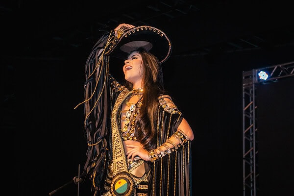 Rainha do Rodeio; Confira tudo na coluna Roberta Lima