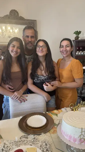 Cheff Sueli comemora seus 50 anos em grande estilo no Buffet Afa Jardim. Veja mais na coluna No Circuito