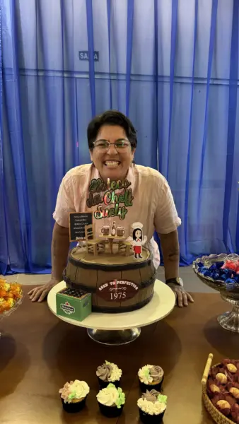 Cheff Sueli comemora seus 50 anos em grande estilo no Buffet Afa Jardim. Veja mais na coluna No Circuito