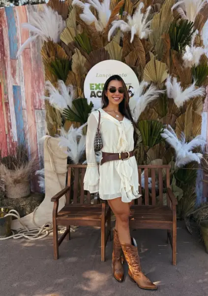 A blogueira Maria Clara Vicco esbanjou beleza, elegância e presença marcante no lançamento da ExpoAcre 2025. Cofira mais na coluna No Circuito
