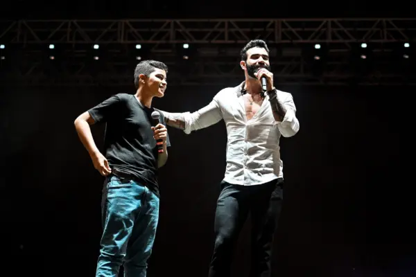 Adolescente de Sena Madureira canta com Gusttavo Lima na Expoacre e conquista o Embaixador: “Vamos fazer um EP”