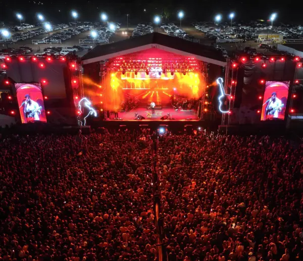 Gusttavo Lima leva multidão para a Arena de Shows da Expoacre 2025, em Rio Branco; VÍDEO