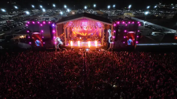 Gusttavo Lima leva multidão para a Arena de Shows da Expoacre 2025, em Rio Branco; VÍDEO