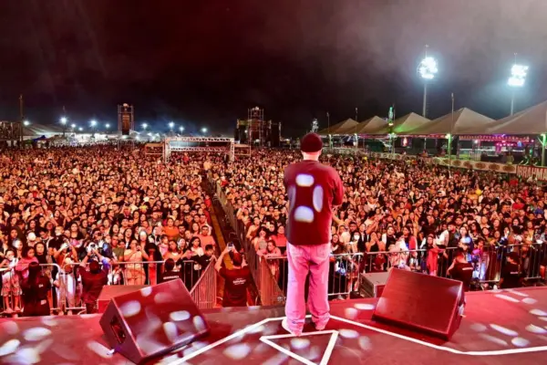 Show gospel: Noite de louvor com Isaías Saad emociona público na Expoacre Juruá