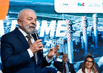 De acordo com o chefe do Planalto, "os caras que faziam campanhas embrulhados na bandeira nacional, agora, vão com a desfaçatez de ‘Brasil acima de tudo, mas primeiro os Estados Unidos" - (crédito: Ricardo Stuckert/PR)