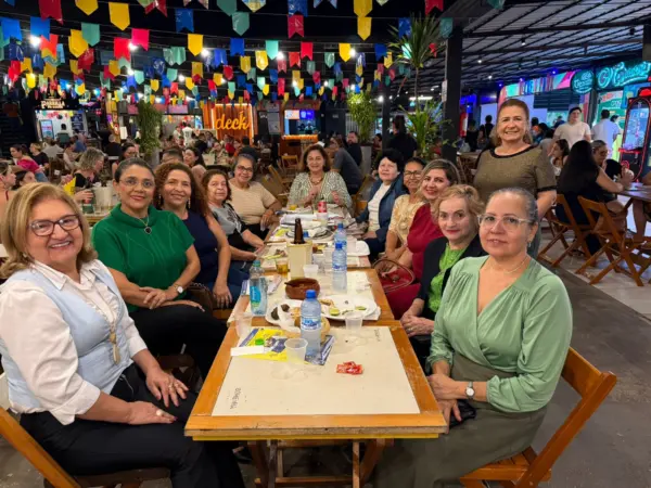 Sicredi inaugura Palco Cultural em praça de alimentação e incentiva apoio à cultura local