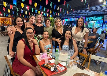 Sicredi inaugura Palco Cultural em praça de alimentação e incentiva apoio à cultura local