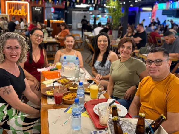 Sicredi inaugura Palco Cultural em praça de alimentação e incentiva apoio à cultura local