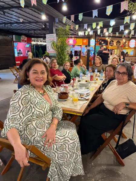 Sicredi inaugura Palco Cultural em praça de alimentação e incentiva apoio à cultura local