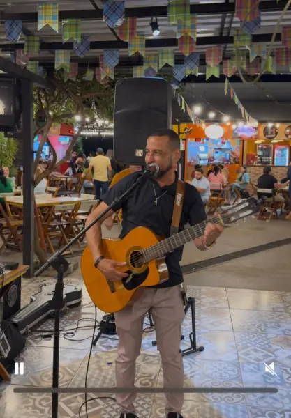 Sicredi inaugura Palco Cultural em praça de alimentação e incentiva apoio à cultura local