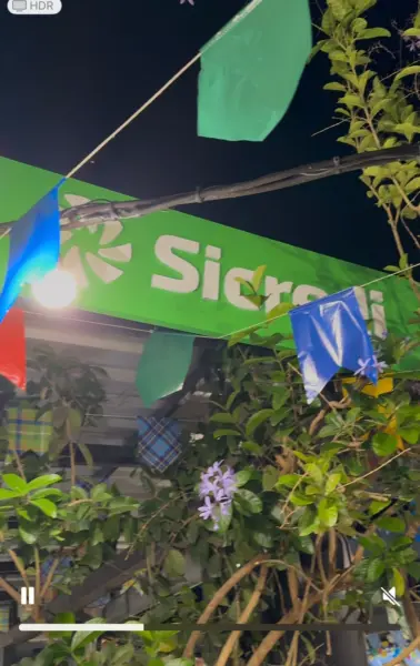 Sicredi inaugura Palco Cultural em praça de alimentação e incentiva apoio à cultura local