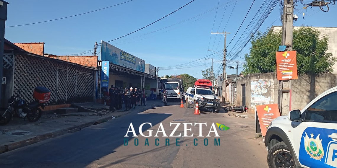 Motociclista sem CNH colide com viatura da PM em Rio Branco e sofre fratura