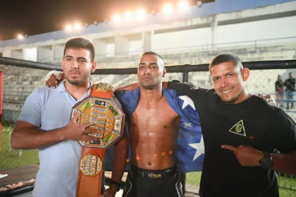 Nauás Combat marca 3ª noite da Expoacre Juruá com vitória de cruzeirense em casa
