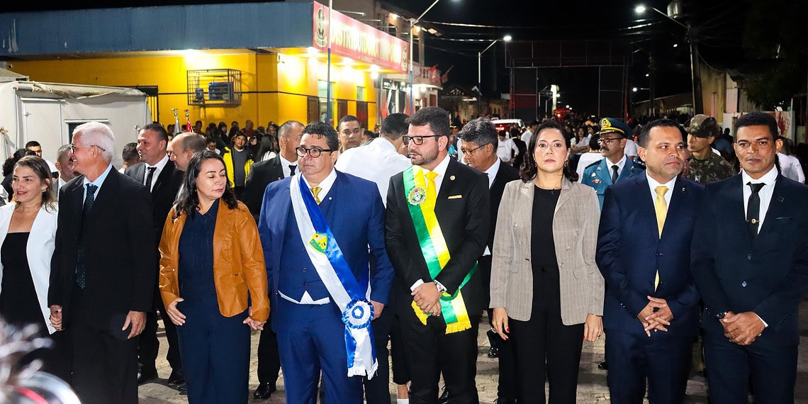 Brasiléia celebra 115 anos com desfile cívico-militar e presença de autoridades