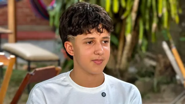 Adolescente de 16 anos transforma sonho de infância em restaurante de sucesso em Rio Branco; VÍDEO