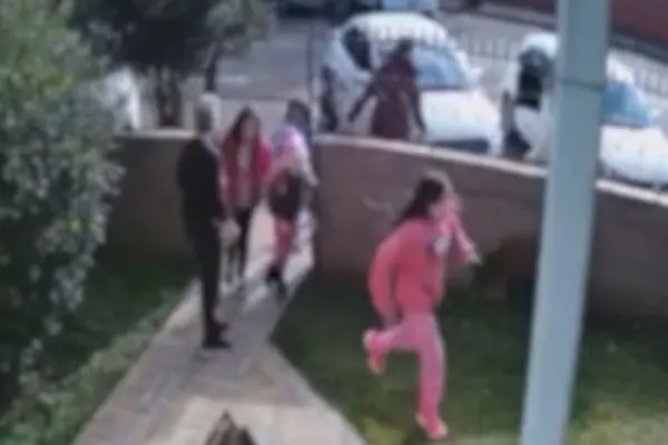 Vizinha abrigou alunos que fugiam de ataque em escola: Vídeo