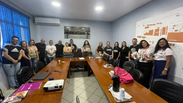 Representantes de escolas participam de reunião técnica sobre Olimpíadas de Educação Financeira