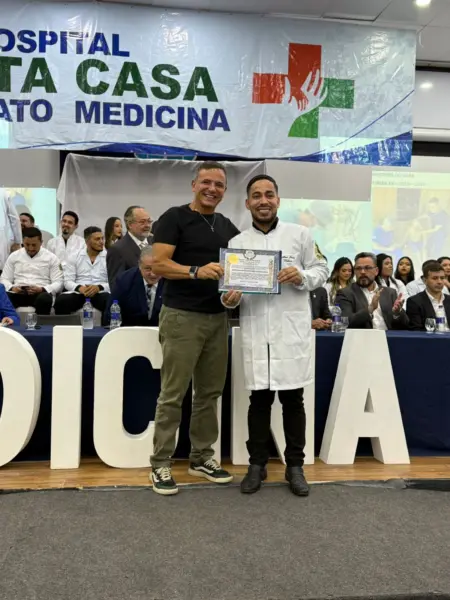 Os internos de Medicina do Hospital Santa Casa da Amazônia foram homenageados por várias autoridades na última sexta-feira, 11