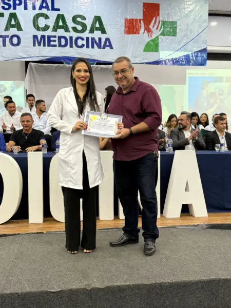 Os internos de Medicina do Hospital Santa Casa da Amazônia foram homenageados por várias autoridades na última sexta-feira, 11